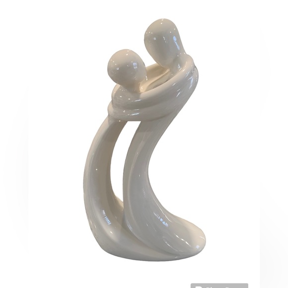 Enesco Circle of Love "Love"
335487 by Kim Lawrence Porce. wedding, anniversary - Picture 1 of 7